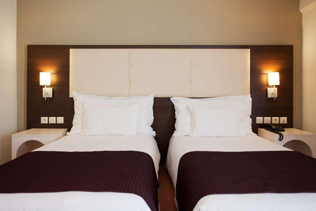 โรงแรมเคนซี ยูโรปา อกาดีร์ ห้อง รูปภาพ A typical bedroom at a hotel