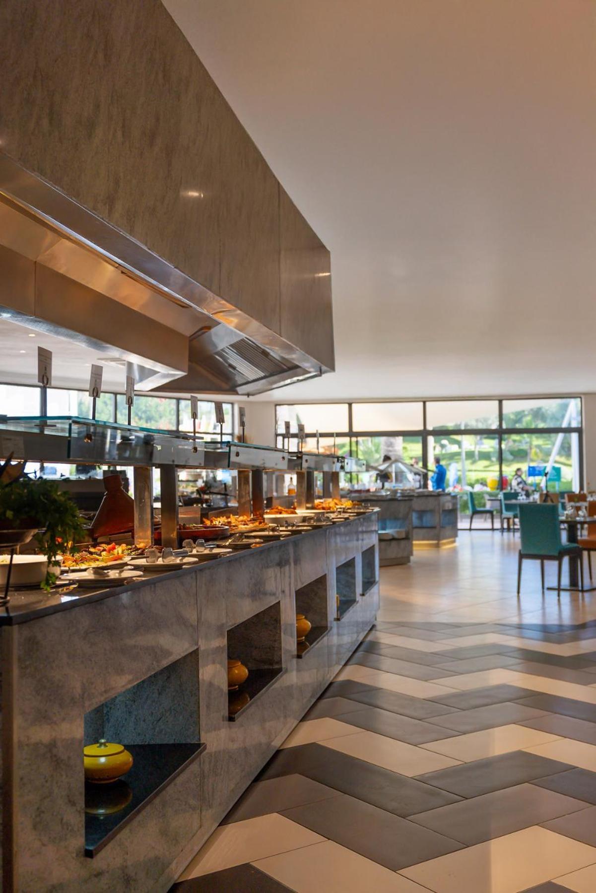 โรงแรมเคนซี ยูโรปา อกาดีร์ ภายนอก รูปภาพ The buffet at the hotel