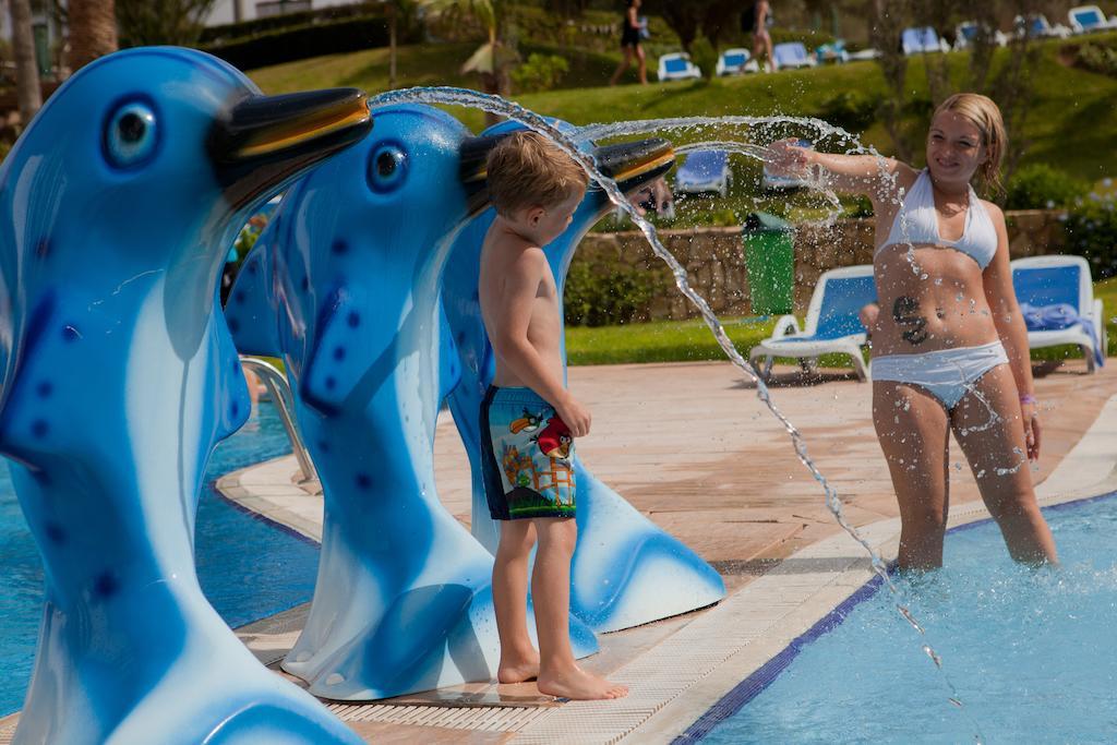 โรงแรมเคนซี ยูโรปา อกาดีร์ ภายนอก รูปภาพ Children playing at the water park