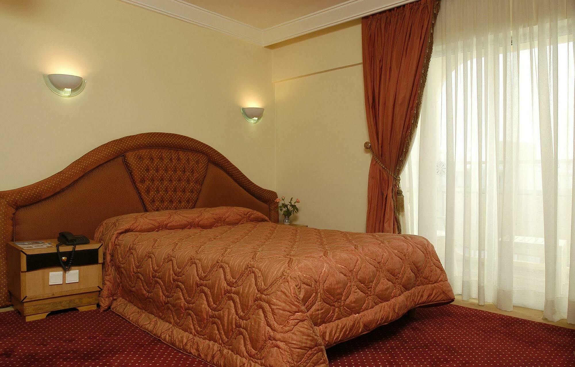 โรงแรมเคนซี ยูโรปา อกาดีร์ ภายนอก รูปภาพ A bedroom at the hotel